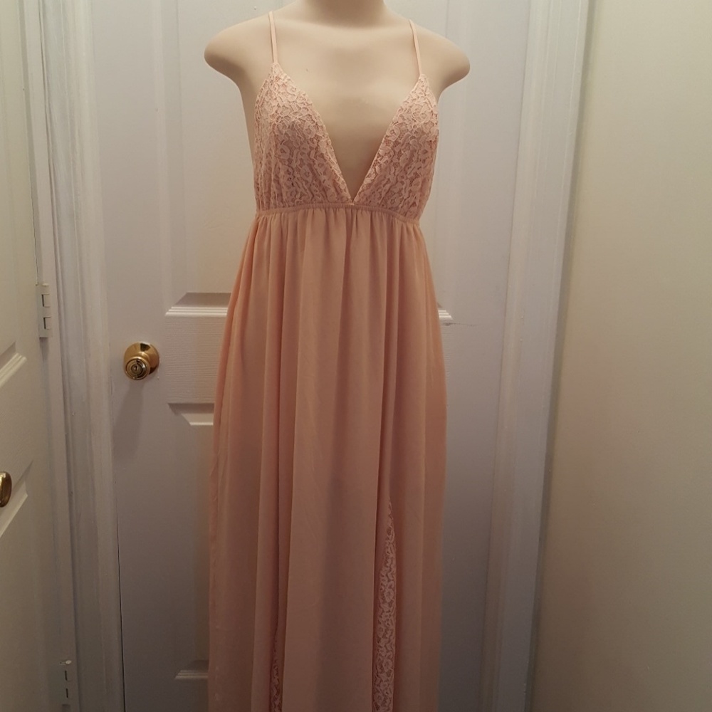 FOREVER 21 LIGHT PEACH DRESS